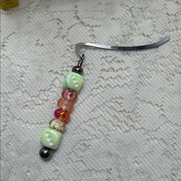 Bookmark Keychain - Picture 7 of 8